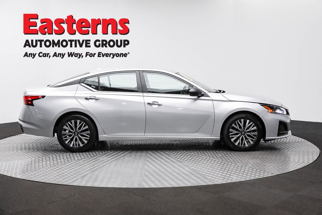 Used 2024 Nissan Altima 2.5 SV image 4