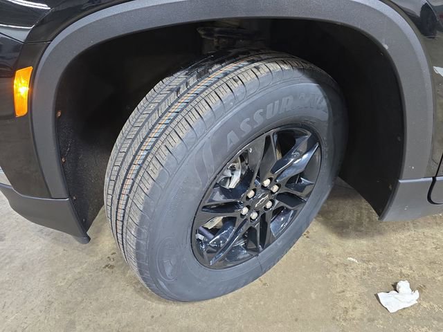 Used 2023 Chevrolet Traverse LT w/ Midnight/Sport Edition image 35