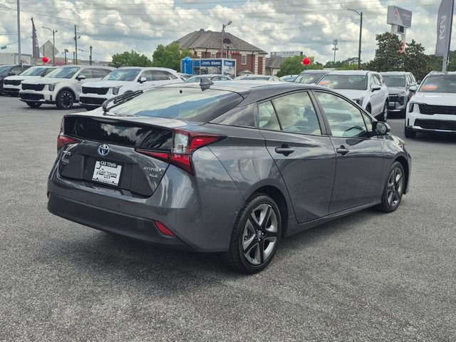 Used 2019 Toyota Prius XLE FWD image 2