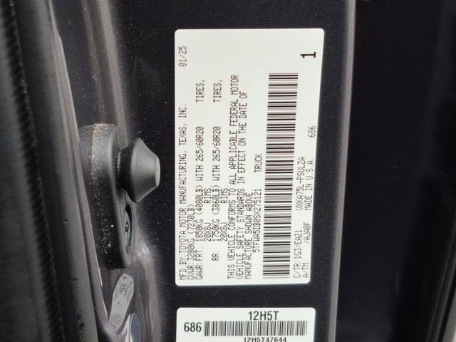 Used 2025 Toyota Tundra Limited image 25