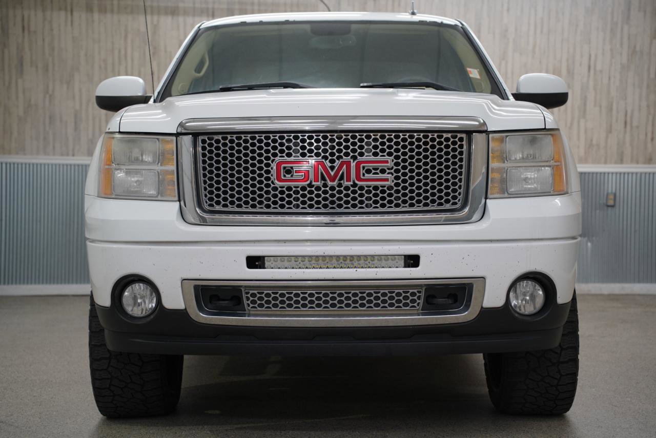 Used 2011 GMC Sierra 1500 Denali image 3