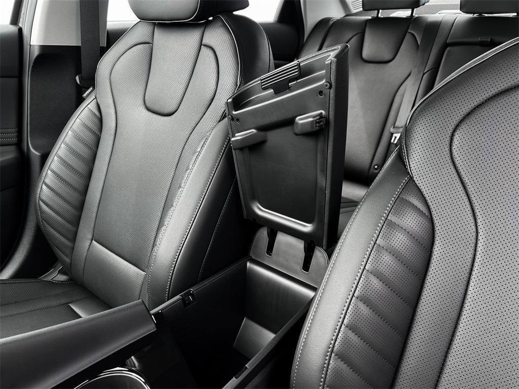 New 2025 Hyundai Elantra Limited image 18