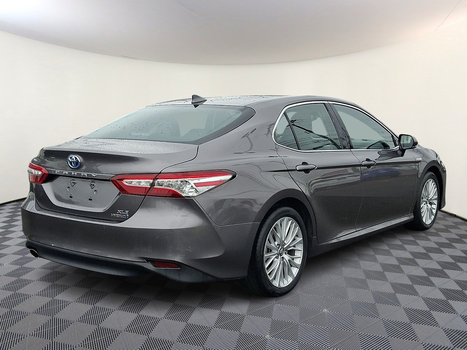 Used 2020 Toyota Camry XLE FWD image 7