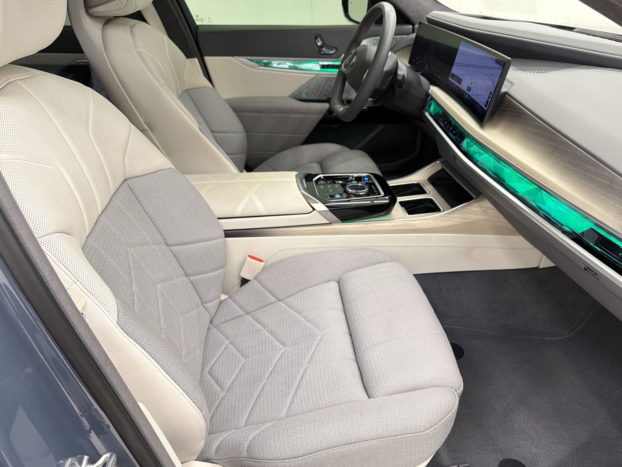 Certified 2023 BMW i7 xDrive60 image 29