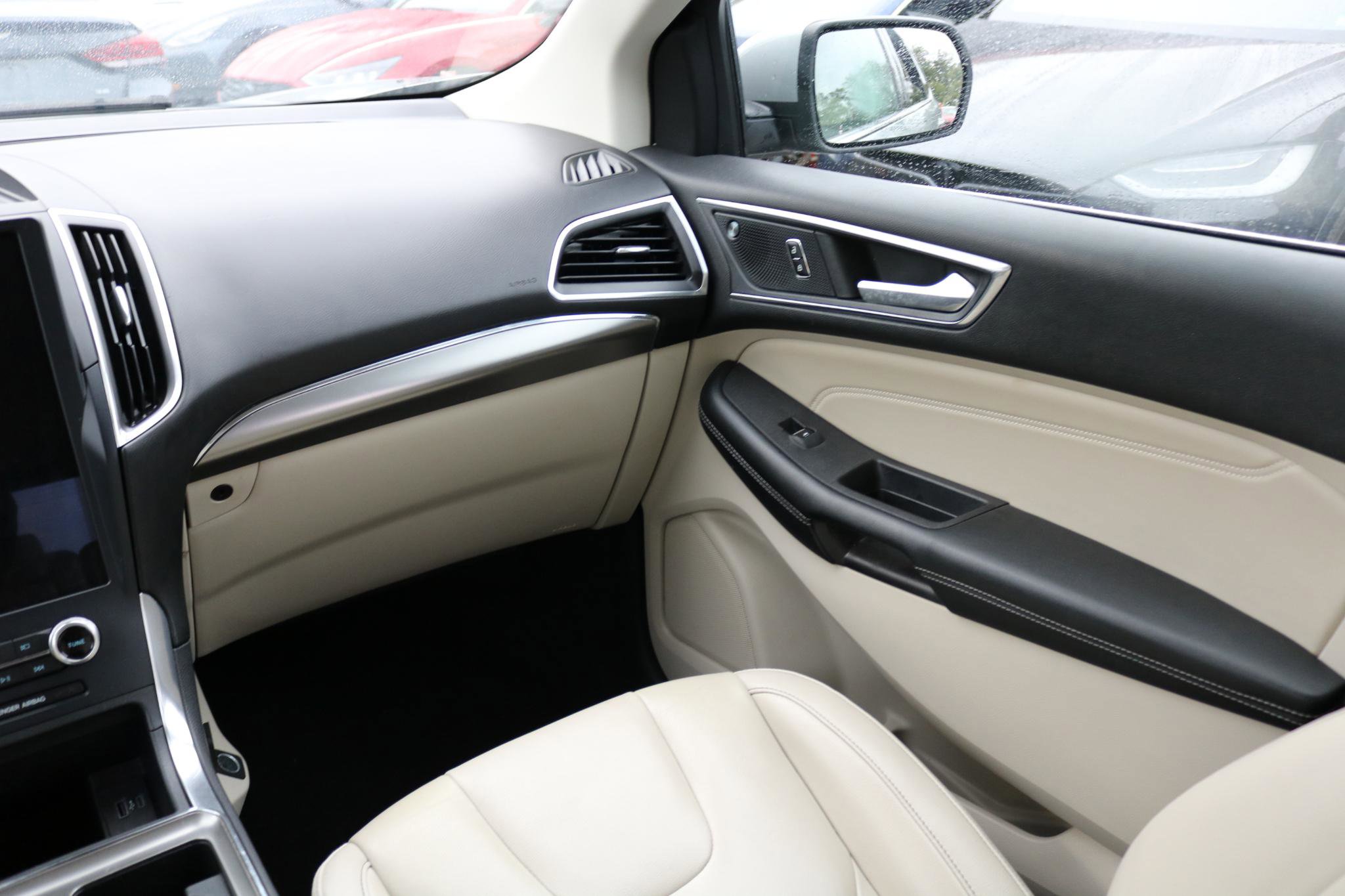 Used 2022 Ford Edge Titanium AWD/4WD image 24