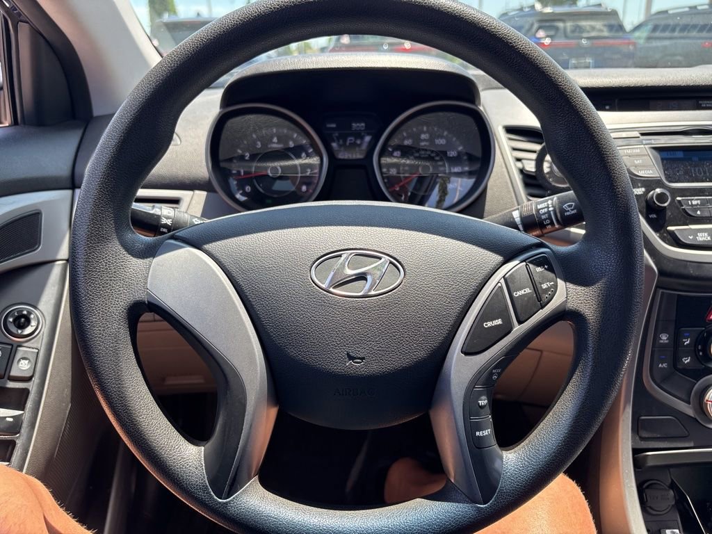Used 2015 Hyundai Elantra SE FWD image 2