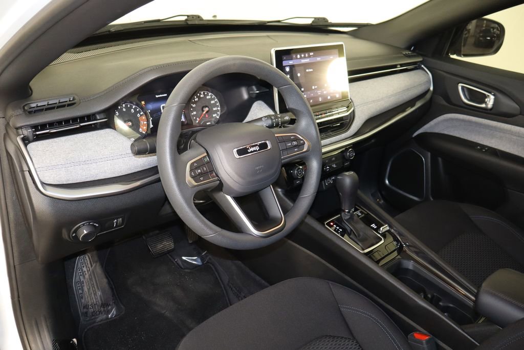 Used 2024 Jeep Compass Sport AWD/4WD image 24