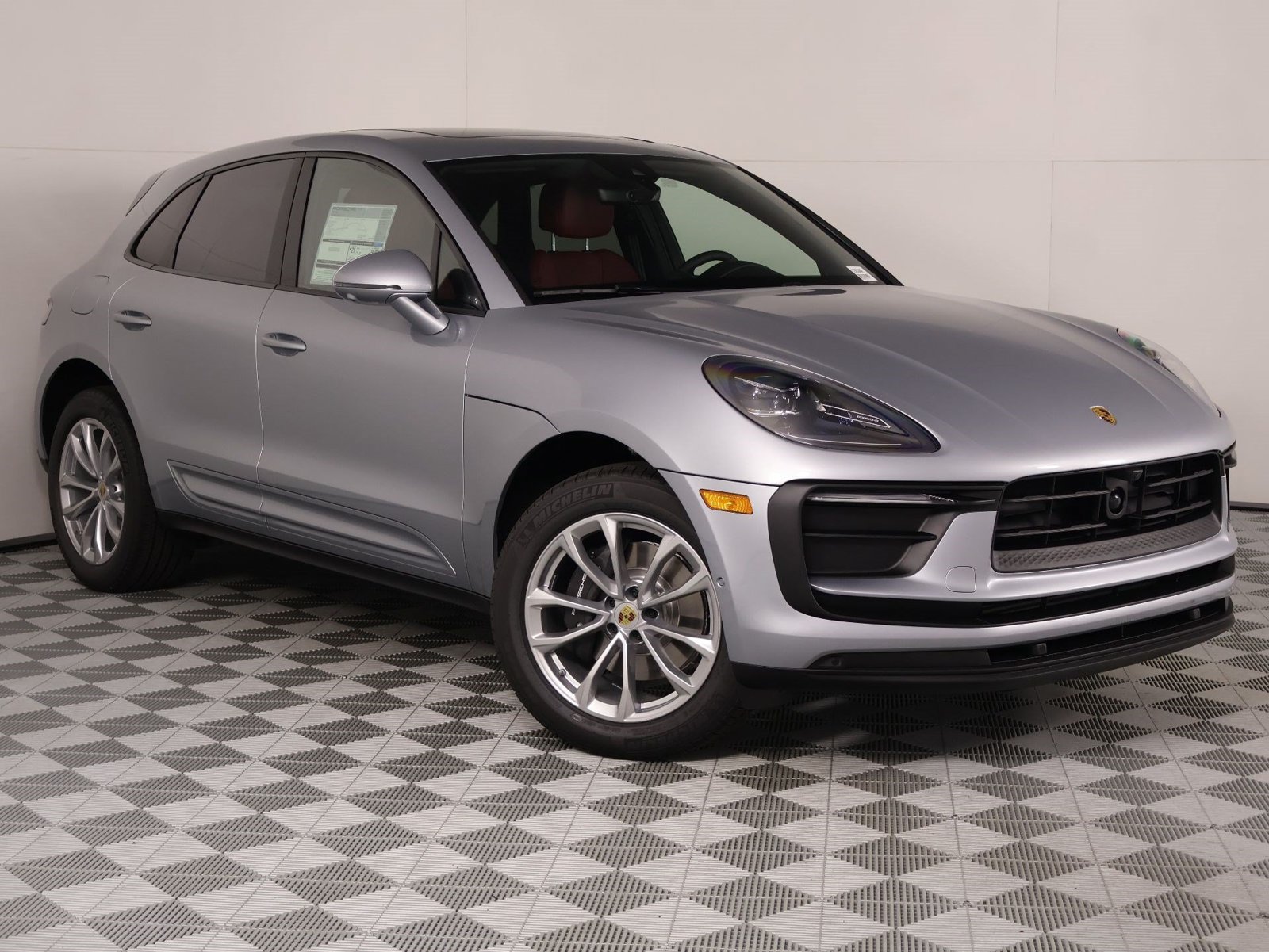 New 2026 Porsche Macan AWD/4WD image 9