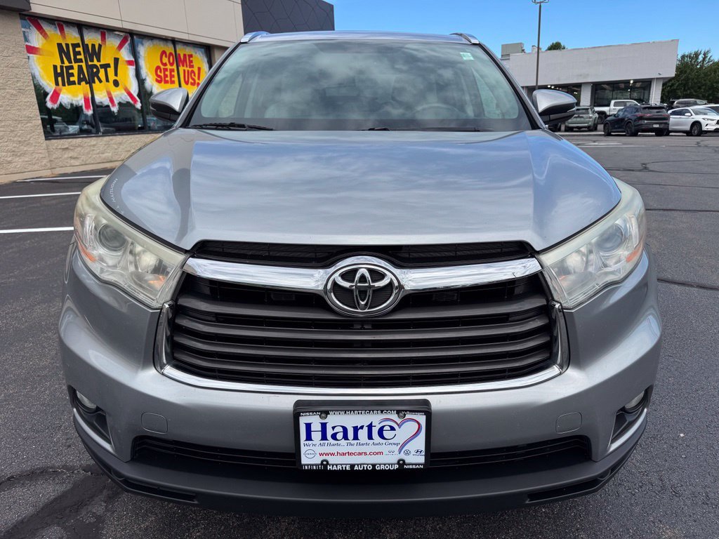 Used 2014 Toyota Highlander XLE AWD/4WD image 2