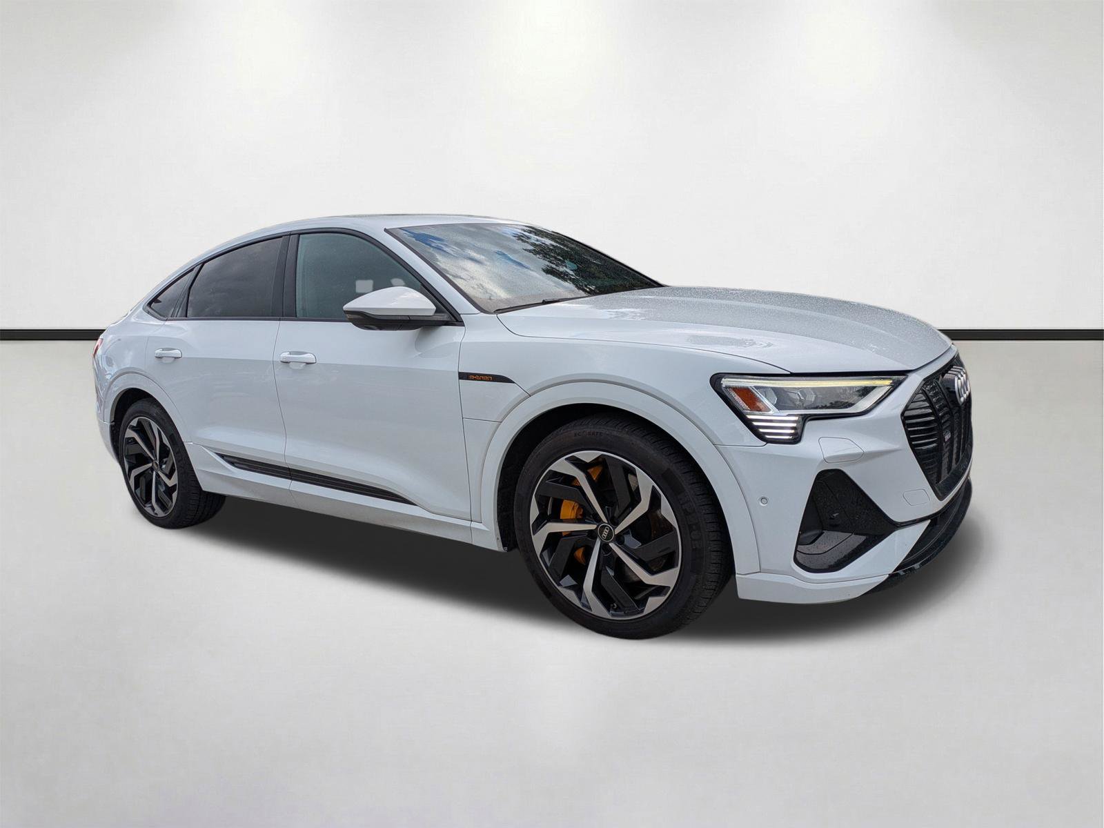 Used 2023 Audi e-tron Premium Plus w/ Premium Plus Package AWD/4WD image 2