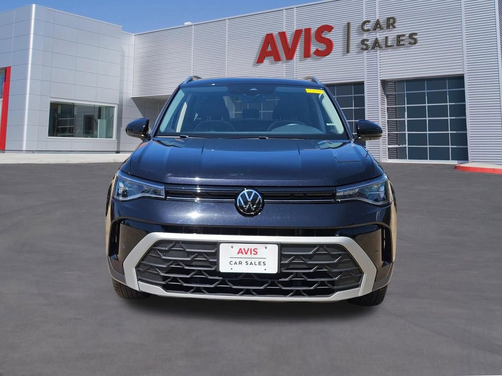 Used 2025 Volkswagen Taos SE AWD/4WD image 10