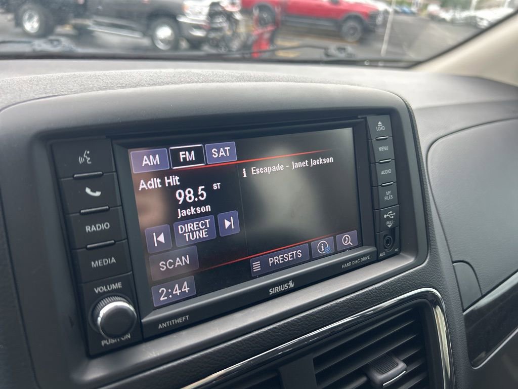 Used 2020 Dodge Grand Caravan SE w/ UConnect Hands-Free Group FWD image 10