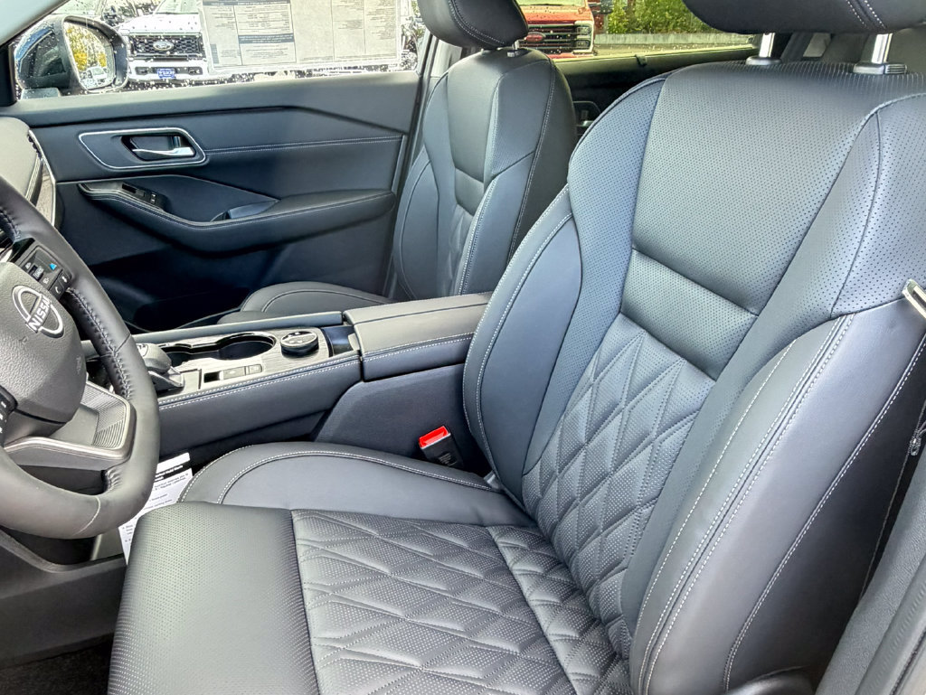 New 2026 Nissan Rogue Platinum AWD/4WD image 17