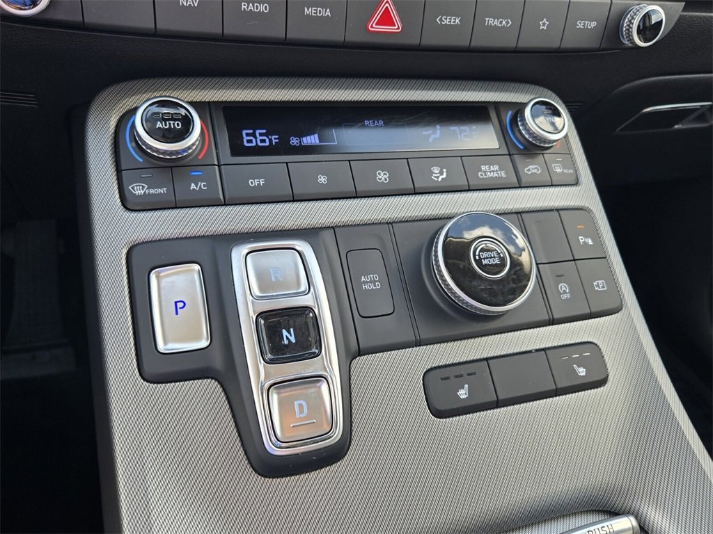 Certified 2023 Hyundai Palisade SEL image 18