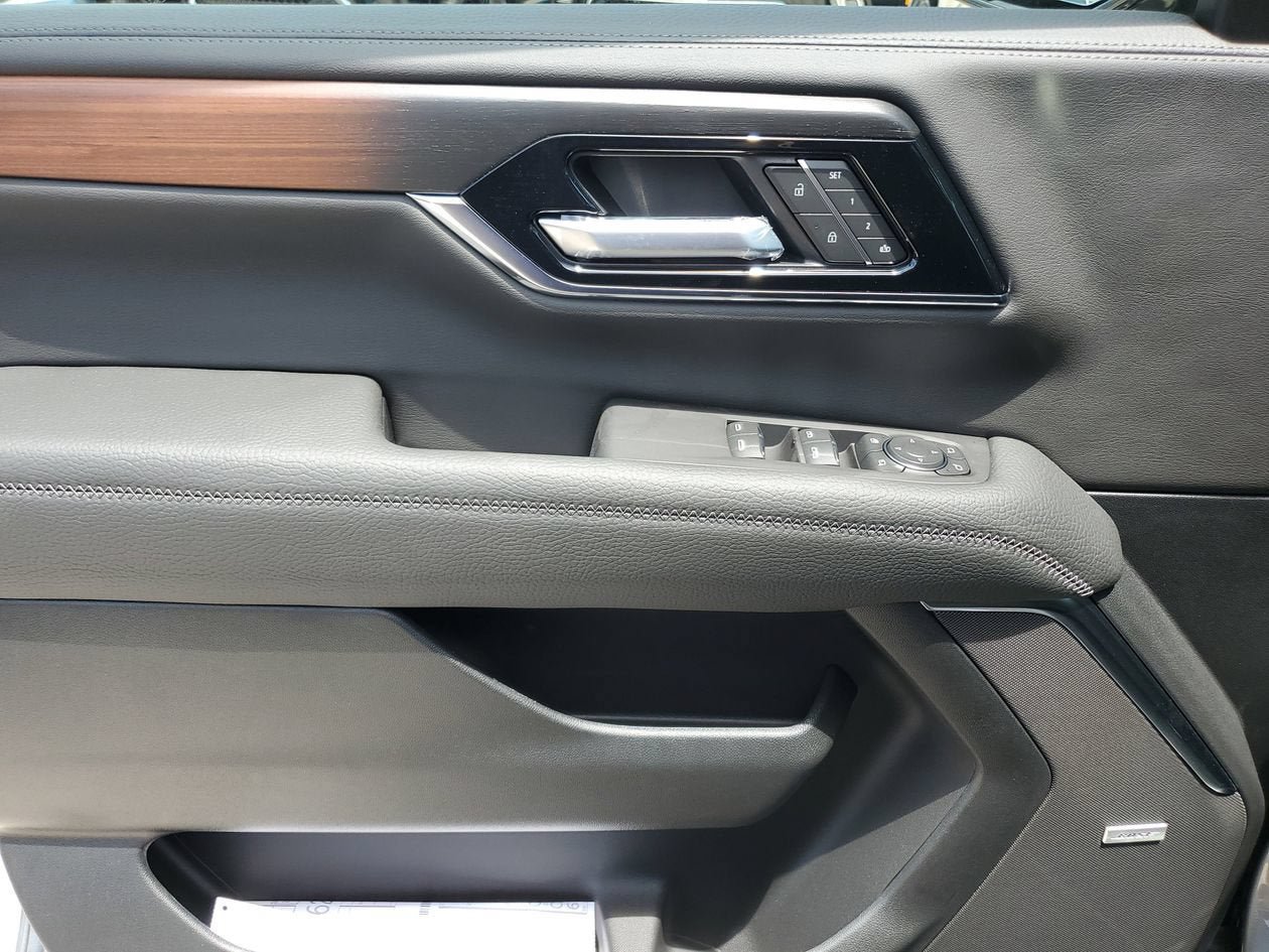 New 2026 GMC Yukon XL Denali w/ Denali Reserve Package AWD/4WD image 17