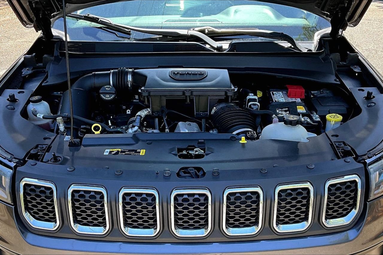 Used 2023 Jeep Compass Latitude AWD/4WD image 31