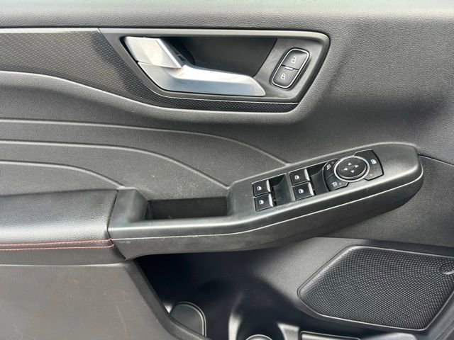 Used 2023 Ford Escape ST-Line Select AWD/4WD image 9