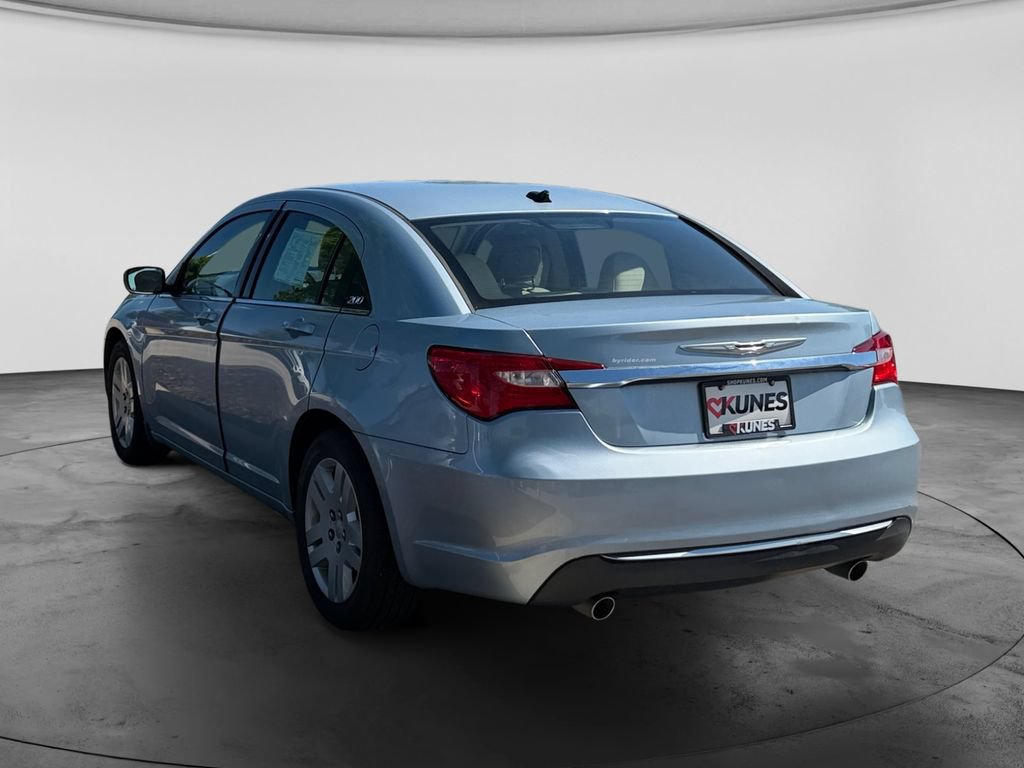 Used 2013 Chrysler 200 LX FWD image 7
