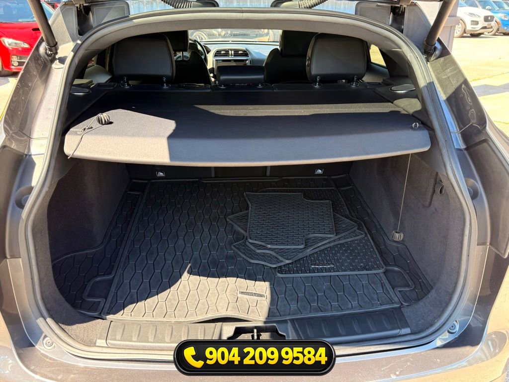 Used 2017 Jaguar F-PACE R-Sport image 32