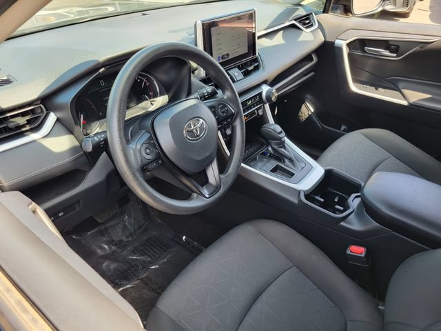 Used 2024 Toyota RAV4 XLE FWD image 5