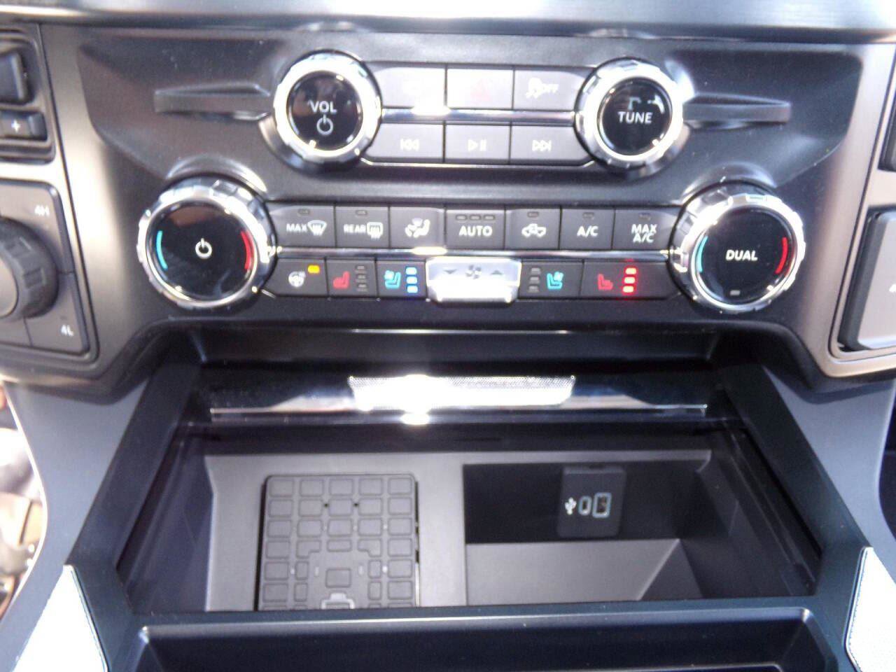 New 2025 Ford F250 Lariat w/ Chrome Package image 22