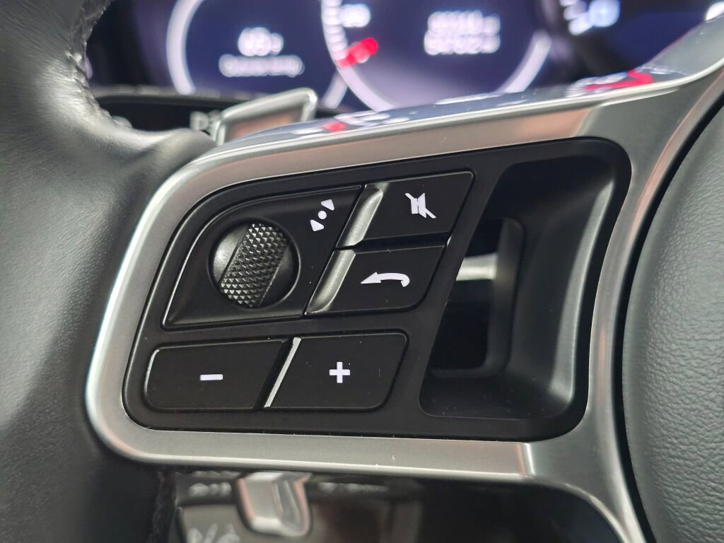 Certified 2023 Porsche Cayenne Platinum Edition AWD/4WD image 45