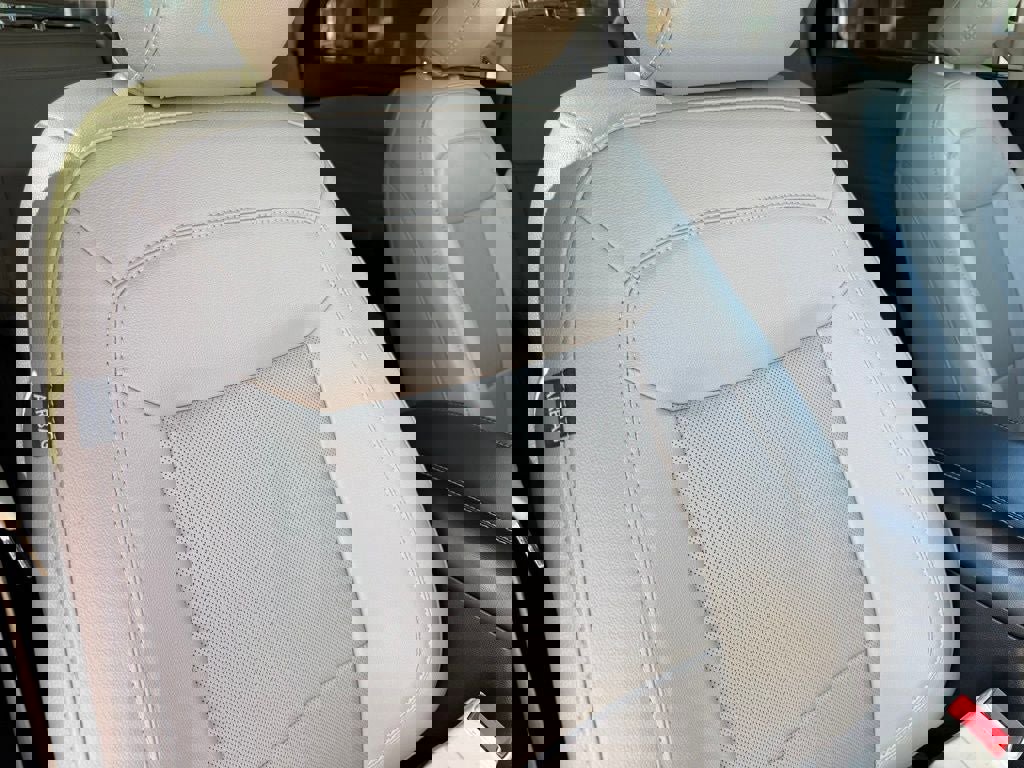 Certified 2023 Ford Explorer Limited image 23