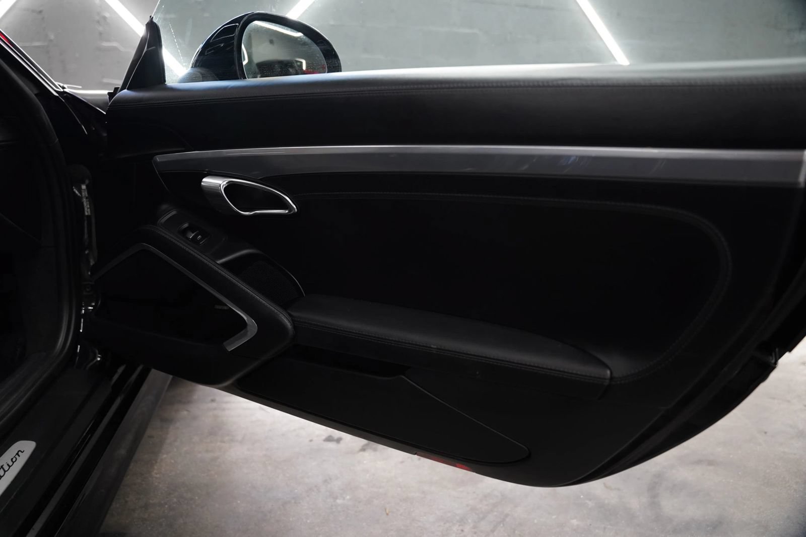 Used 2016 Porsche Cayman RWD image 28