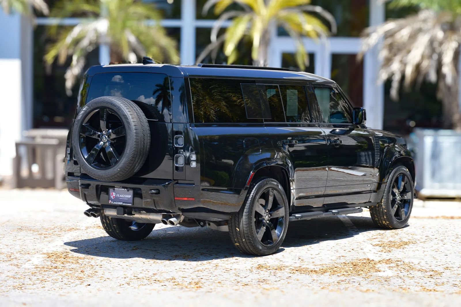 Used 2025 Land Rover Defender 130 V8 AWD/4WD image 14