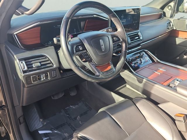 Used 2024 Lincoln Navigator Premiere AWD/4WD image 23