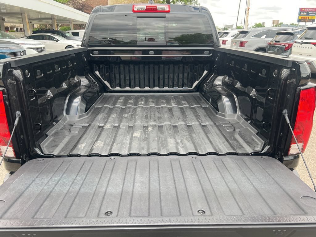 Used 2024 Chevrolet Colorado Trail Boss w/ Advanced Trailering Package AWD/4WD image 11