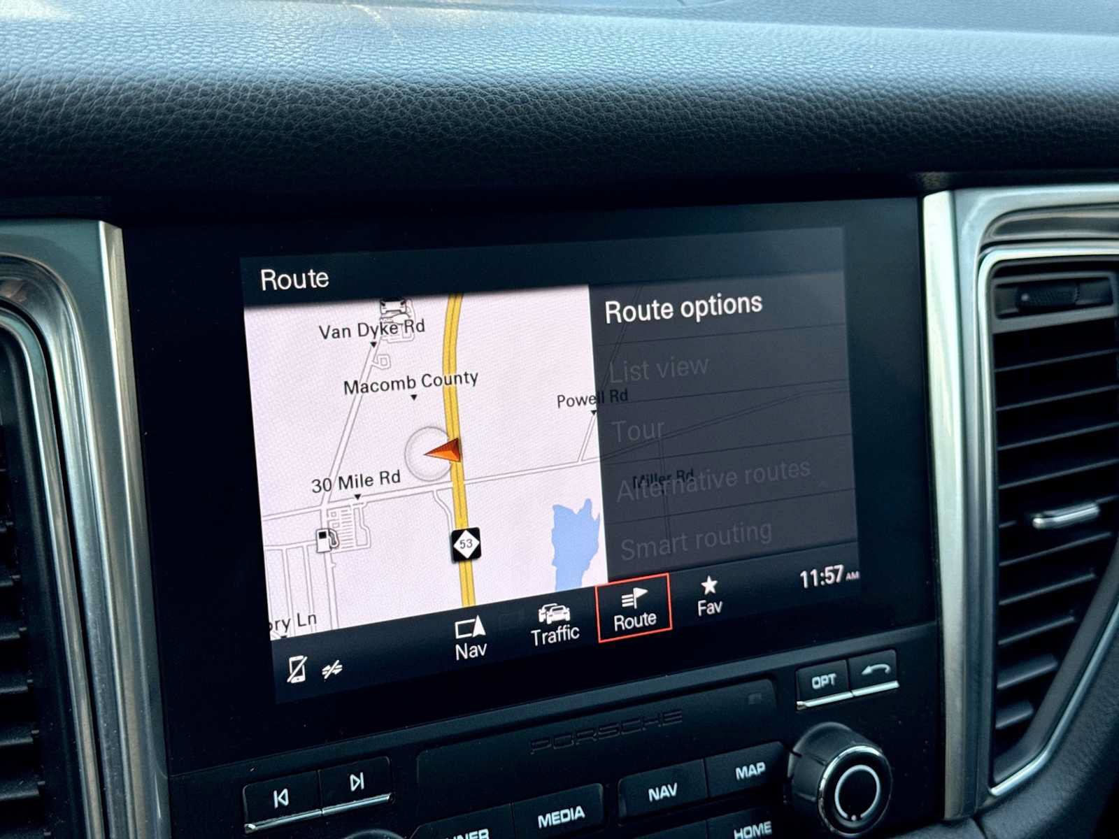 Used 2018 Porsche Macan S AWD/4WD image 28