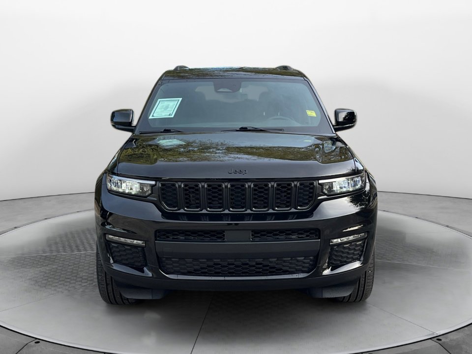 Used 2025 Jeep Grand Cherokee L Limited w/ Black Appearance Package image 2