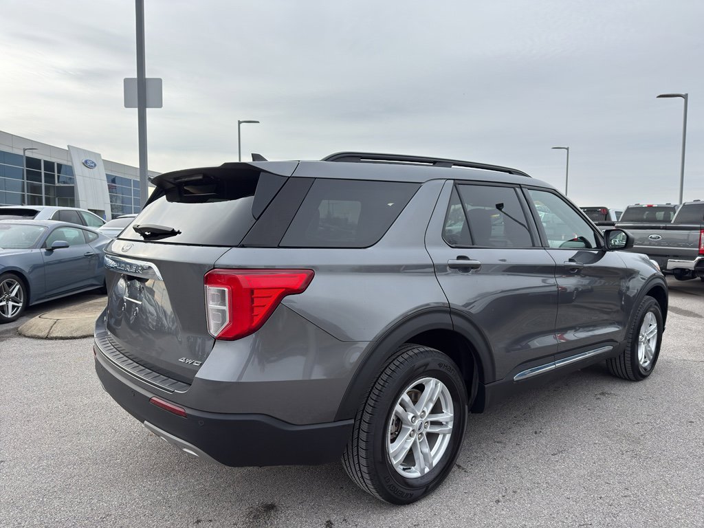 Used 2022 Ford Explorer XLT w/ Equipment Group 202A image 5