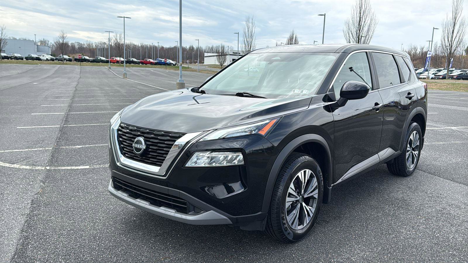 Used 2023 Nissan Rogue SV image 13