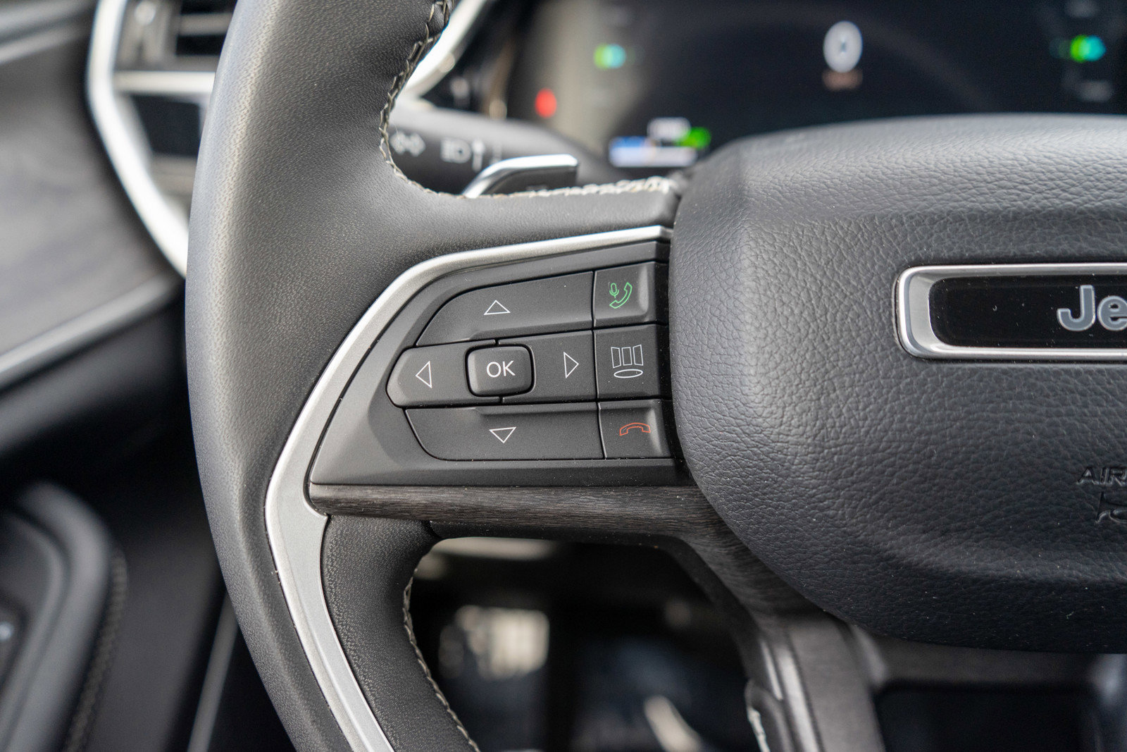 Used 2022 Jeep Grand Cherokee Limited 4xe w/ Luxury Tech Group II AWD/4WD image 28