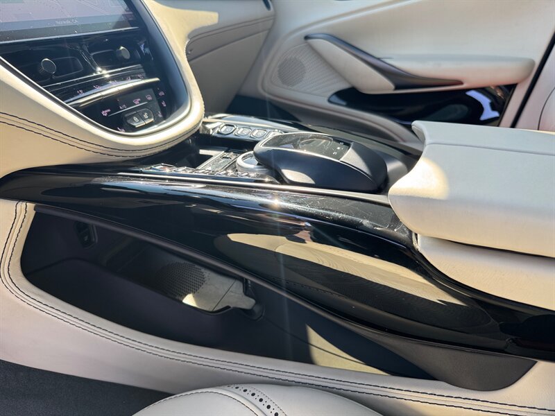 Used 2022 Aston Martin DBX AWD/4WD image 71