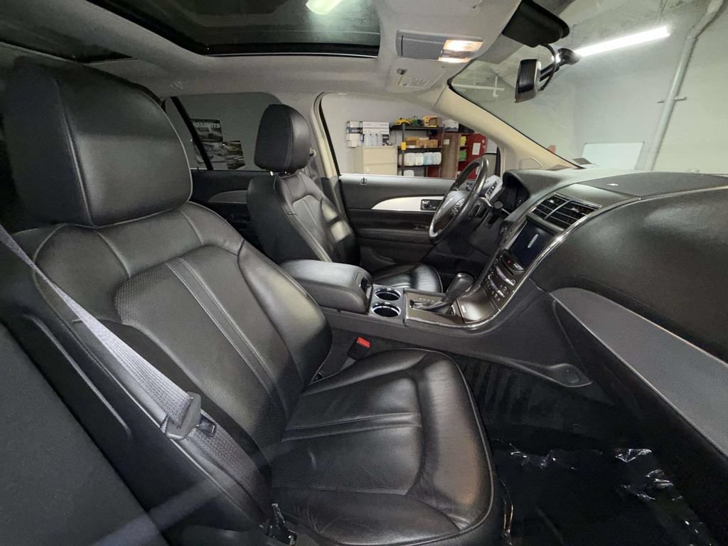 Used 2014 Lincoln MKX AWD w/ Equipment Group 102A image 14