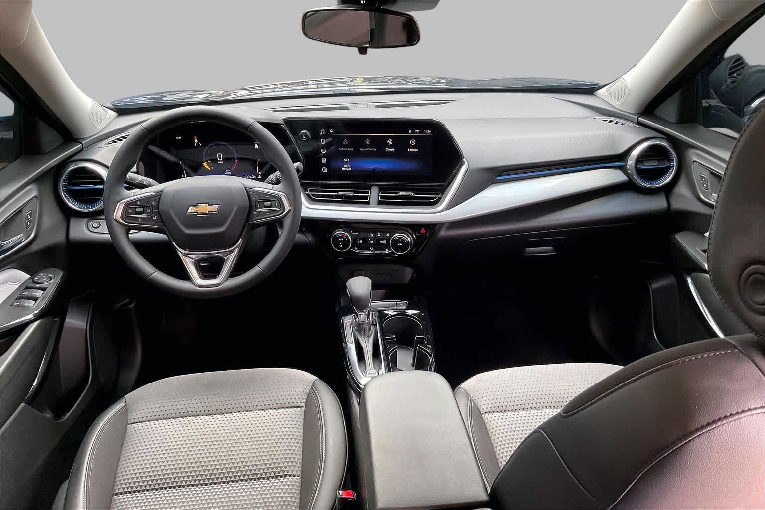 Used 2024 Chevrolet Trax LT w/ Driver Confidence Package FWD image 14