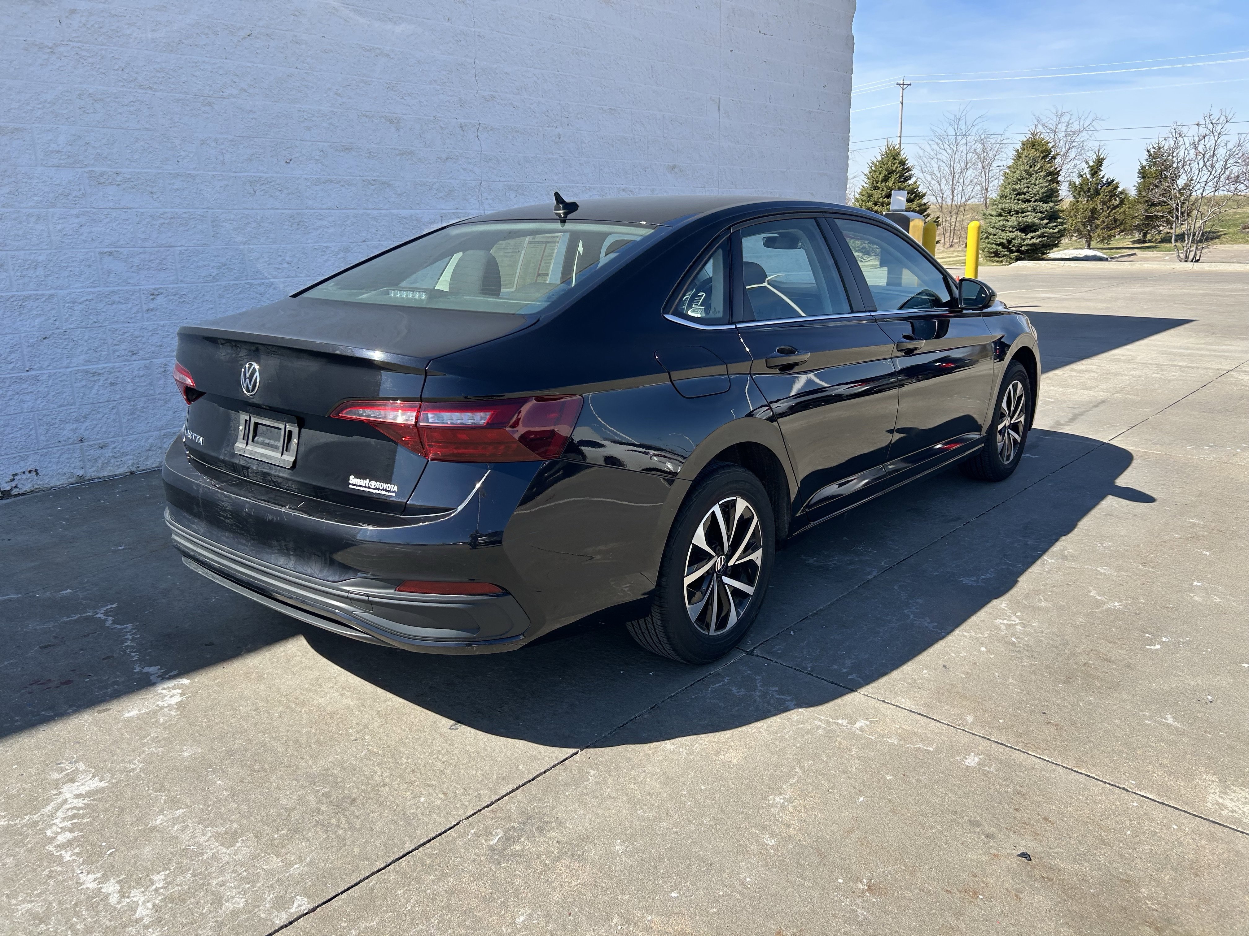 Used 2023 Volkswagen Jetta S image 3