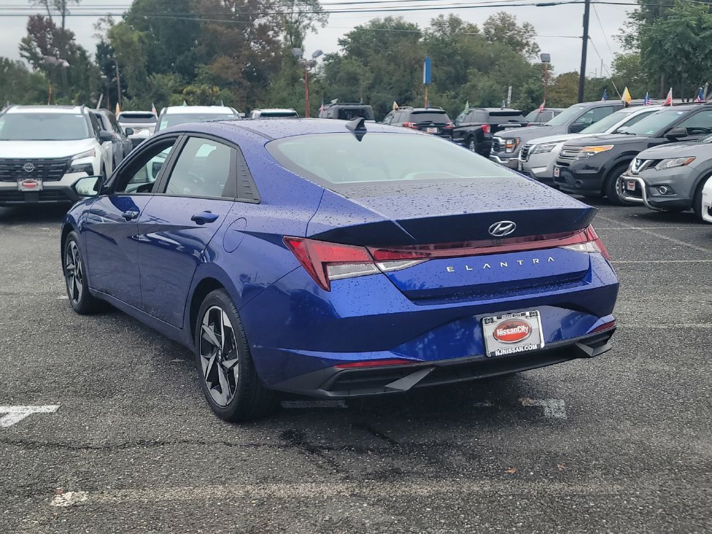 Used 2023 Hyundai Elantra SEL w/ Convenience Package FWD image 7