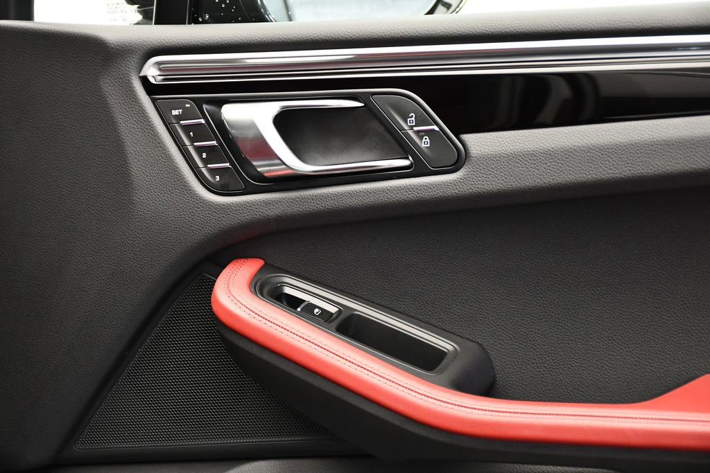 Used 2023 Porsche Macan S image 48