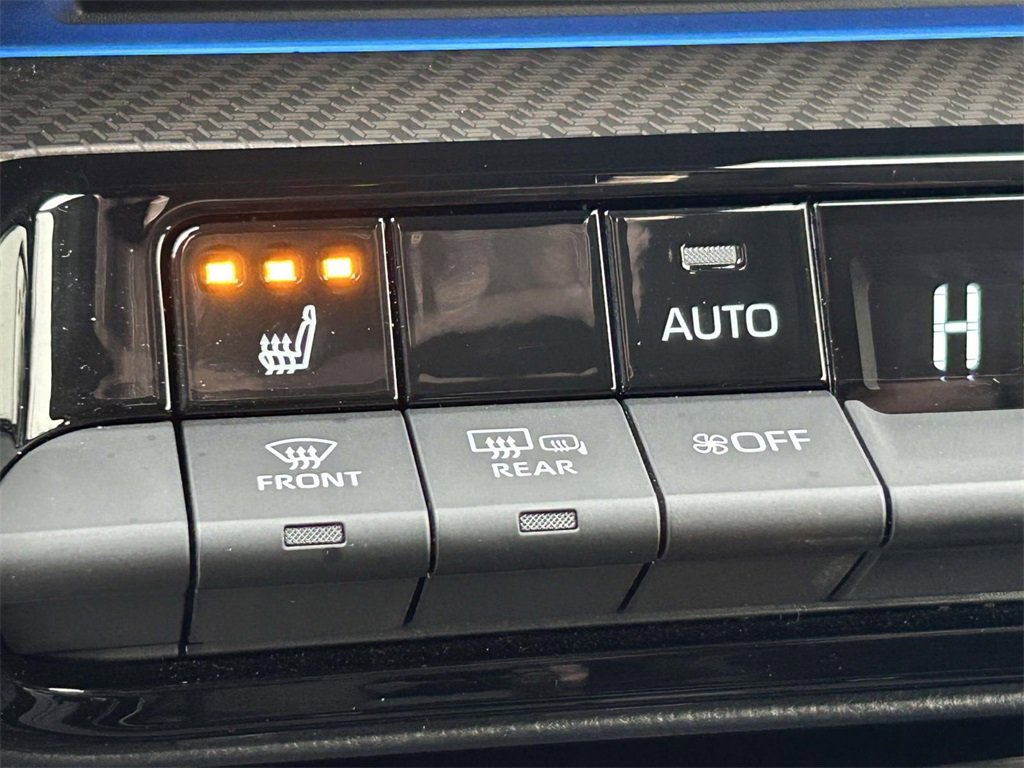 Used 2025 Toyota Prius XLE image 28