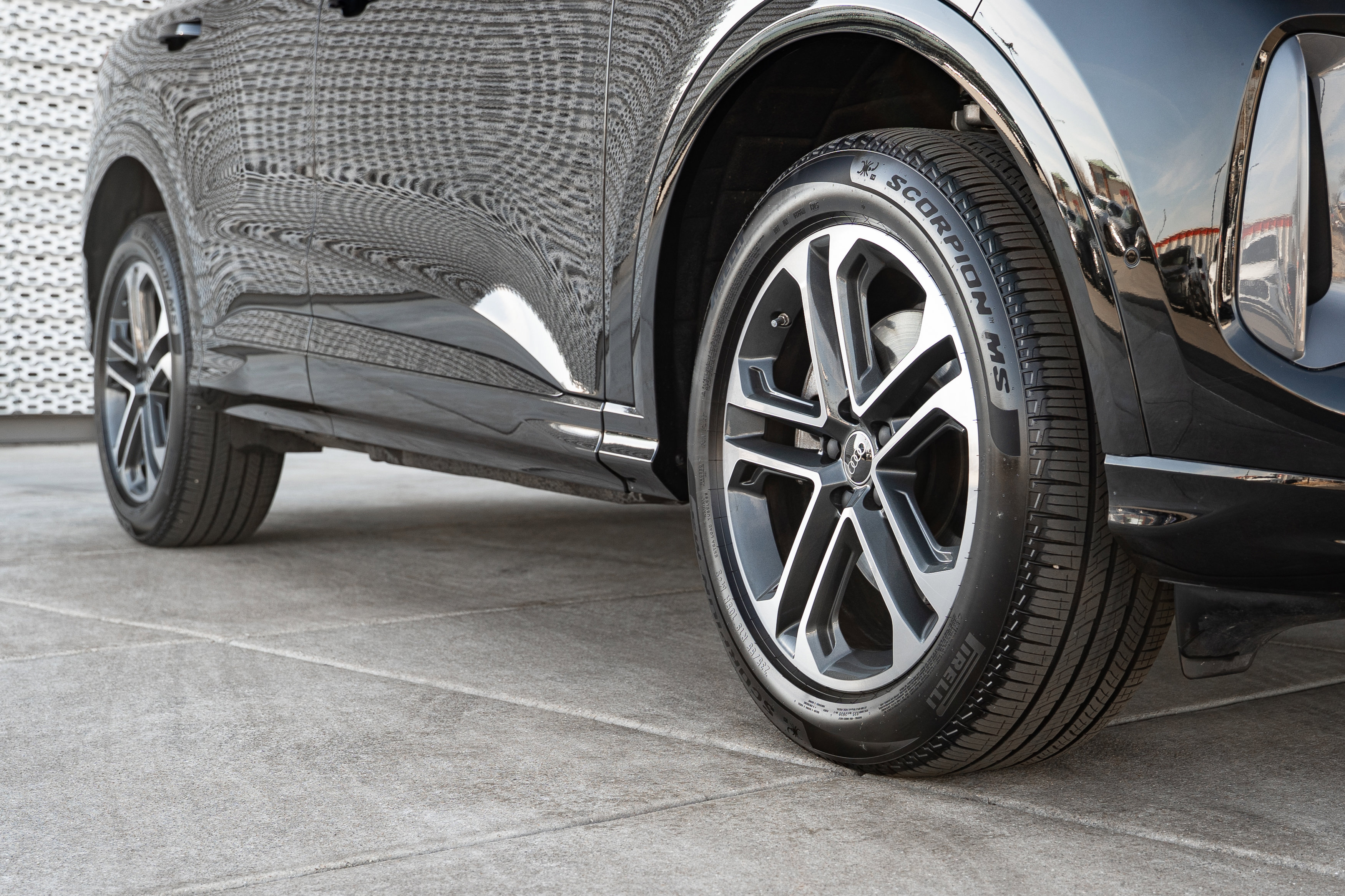 Certified 2025 Audi Q5 Premium w/ Convenience Package image 32