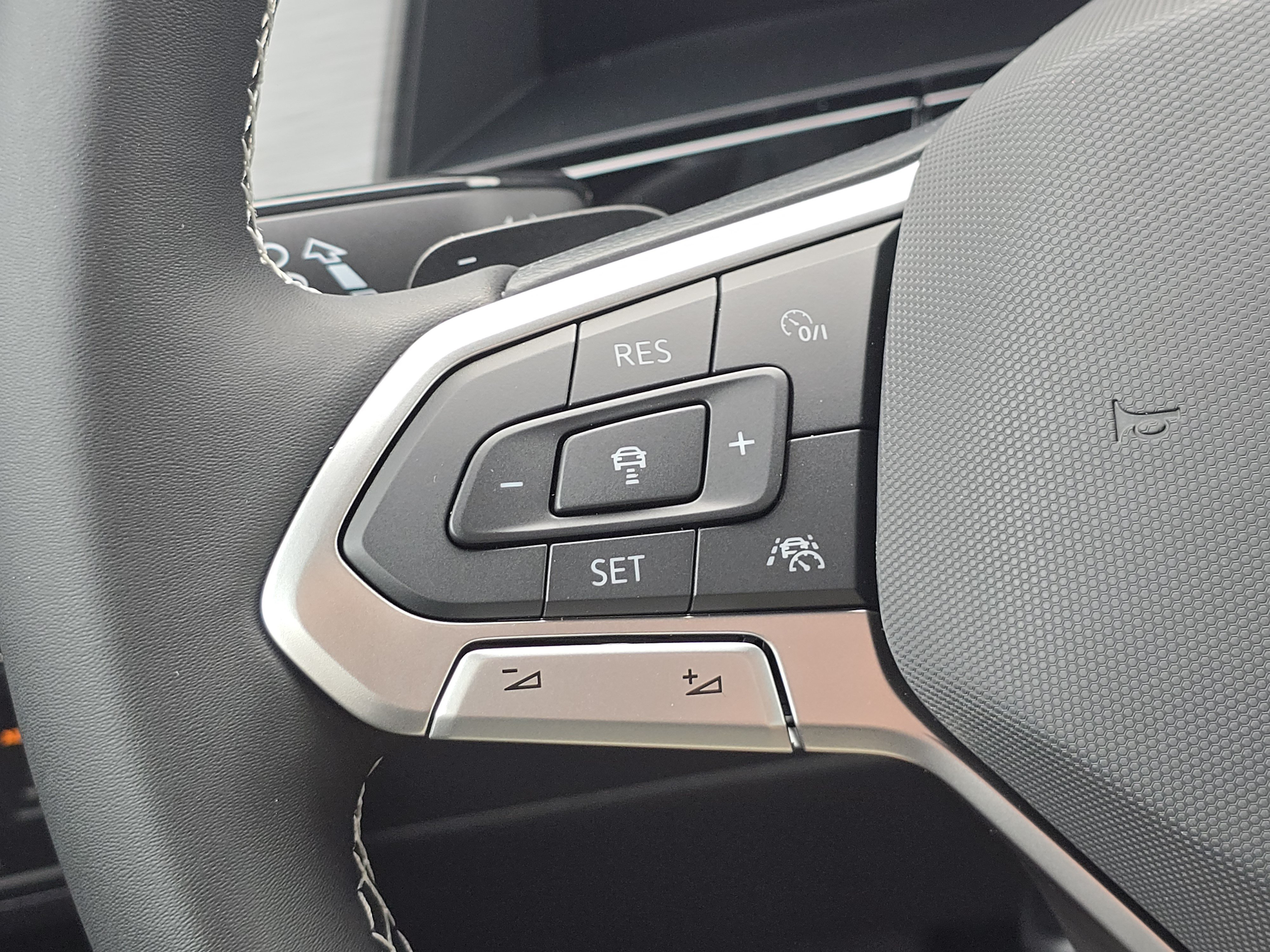 New 2026 Volkswagen Atlas Cross Sport SE AWD/4WD image 26