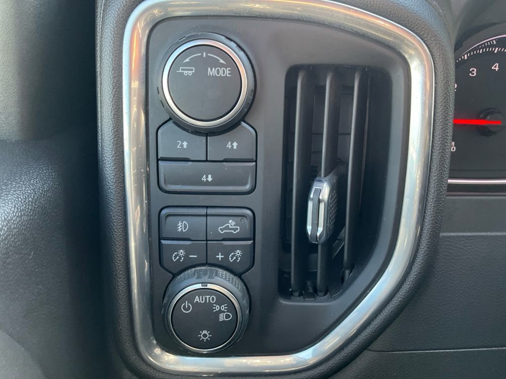 Used 2021 Chevrolet Silverado 2500 LT w/ Convenience Package image 11