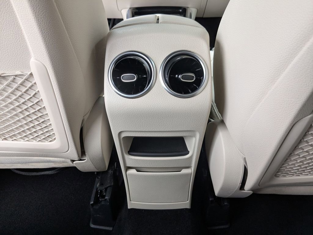 Used 2023 Mercedes-Benz GLB 250 image 25