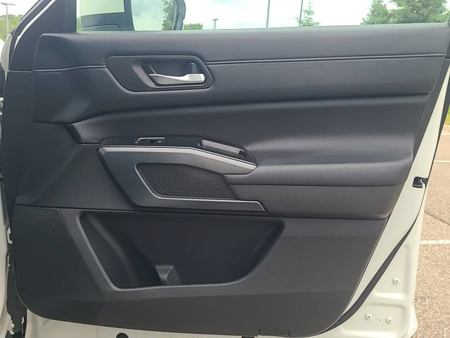Used 2024 Nissan Pathfinder SL AWD/4WD image 27