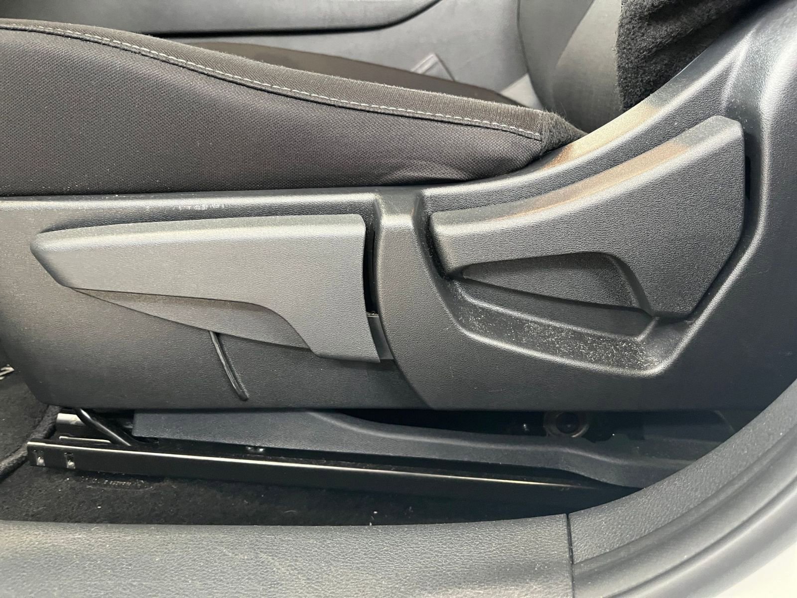 Used 2025 Nissan Sentra SV image 23