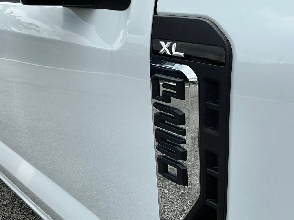 New 2026 Ford F250 XL w/ XL Chrome Package AWD/4WD image 16